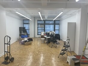 262 W 38th St, New York, NY to rent Interior Photo- Image 2 of 2