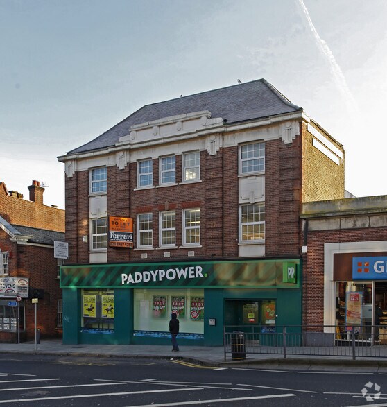 192 Station Rd, Edgware HA8 7AR UK