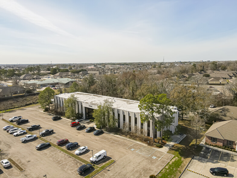 11550 Newcastle Ave, Baton Rouge, LA for rent - Building Photo - Image 3 of 24