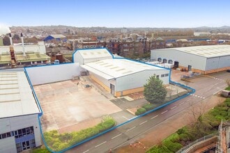 Popes Ln, Oldbury to rent Building Photo- Image 1 of 10