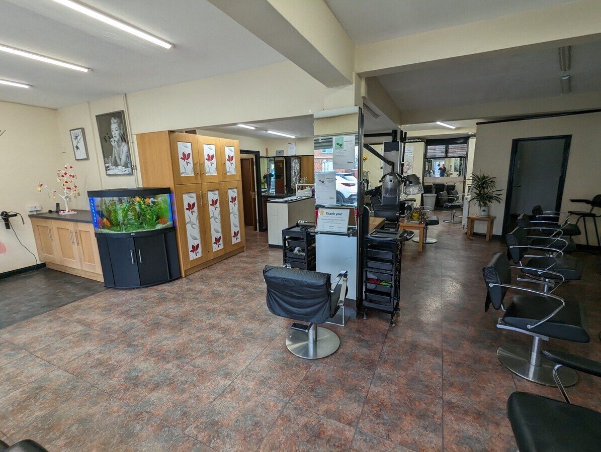 252-256 St. Albans Rd, Watford, HRT WD24 4AX - Unit 252 - - Interior Photo - Image 2 of 2