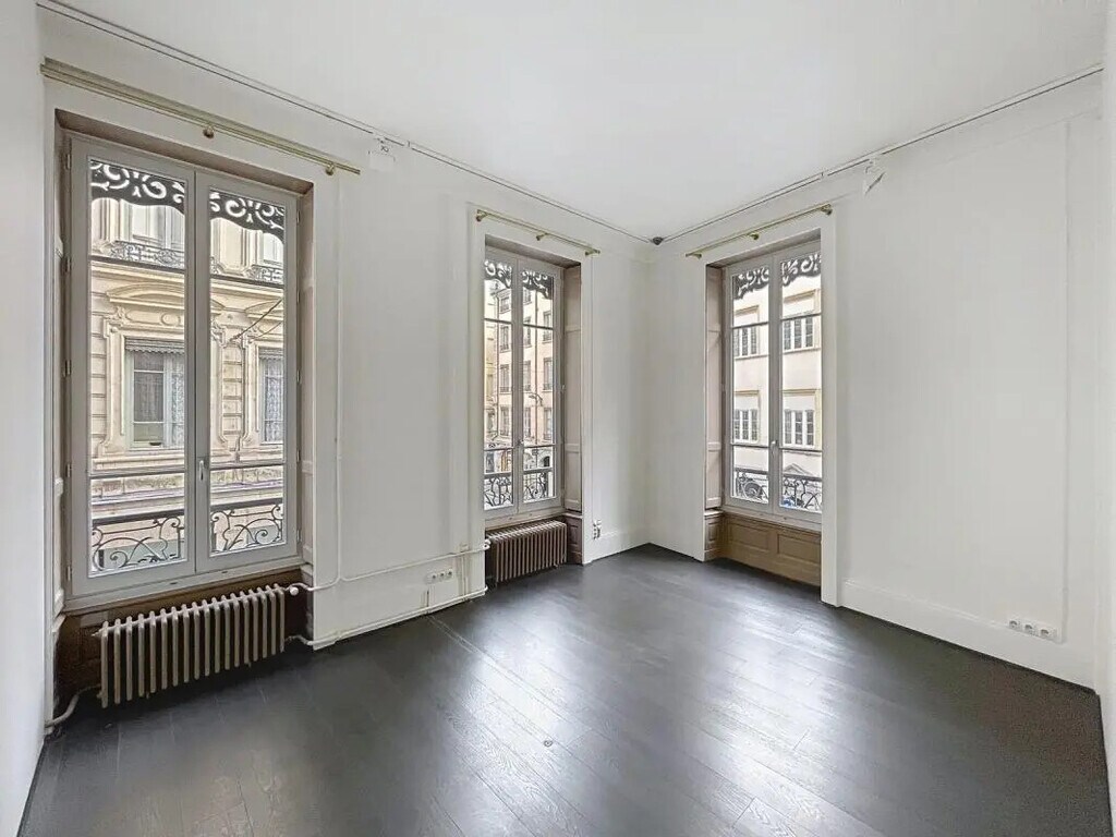 Location Bureaux 185 m² - Photo 1