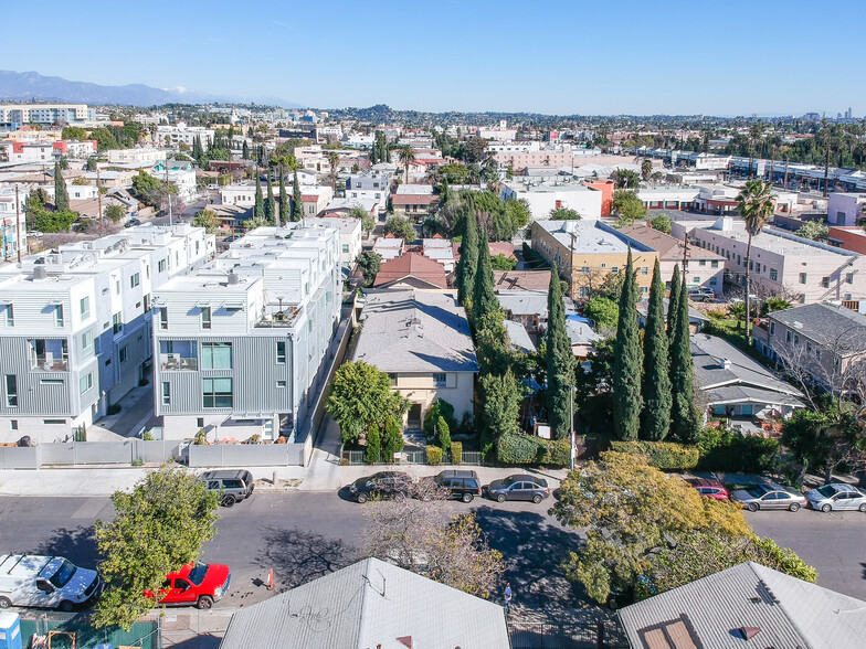 1140 N Beachwood Dr, Los Angeles, CA for sale - Primary Photo - Image 1 of 10