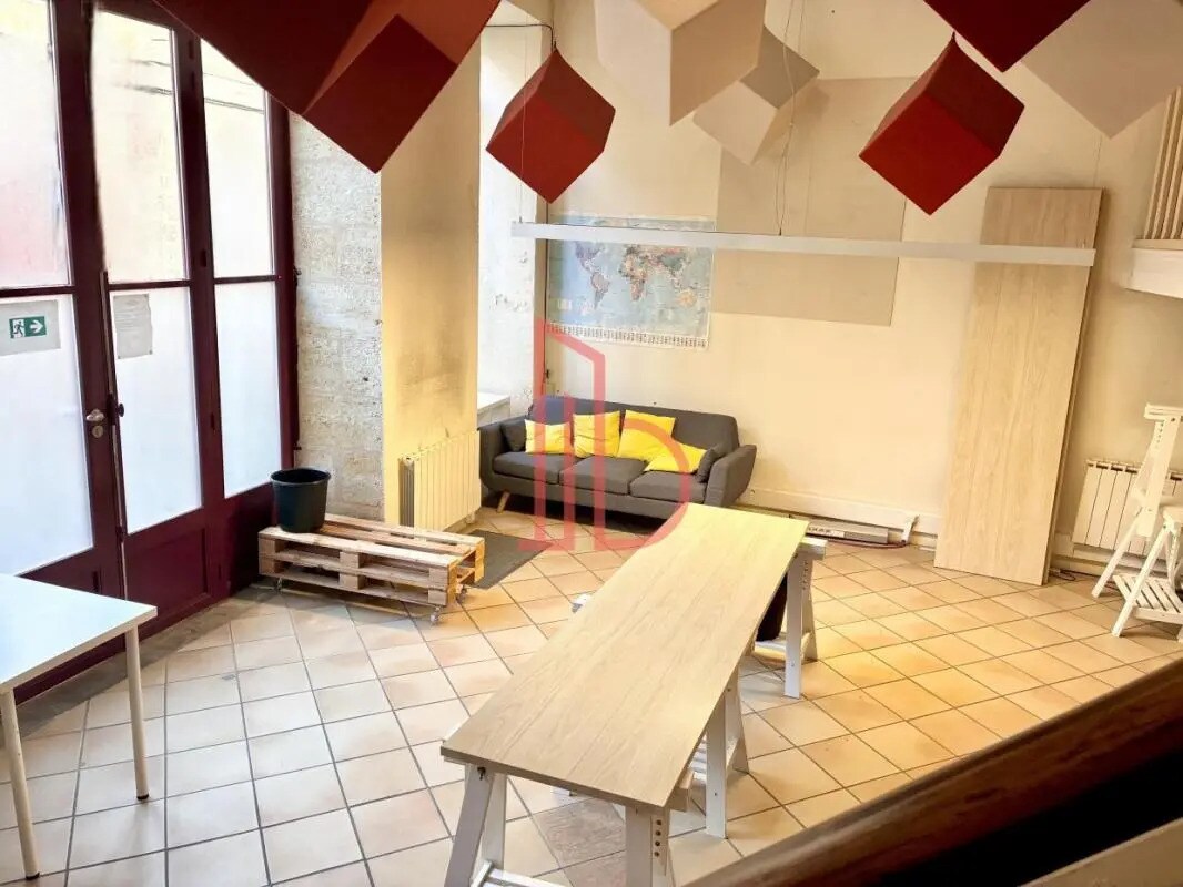 Office in Bordeaux to rent Building Photo- Image 1 of 6