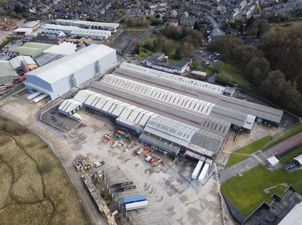 5 Woolley Bridge Rd, Glossop to rent Primary Photo- Image 1 of 5