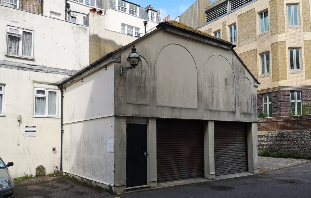 70 Grande Para, Brighton for sale Primary Photo- Image 1 of 1