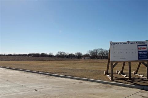 3300 E Bremer Ave, Waverly, IA for sale - Primary Photo - Image 1 of 1