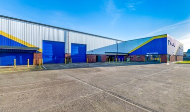 Great Bridge St, West Bromwich to rent Building Photo- Image 1 of 4