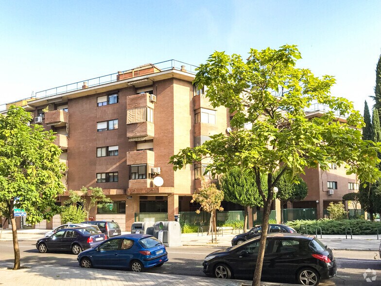 Calle San Epifanio, 1, Madrid, Madrid to rent - Primary Photo - Image 1 of 3