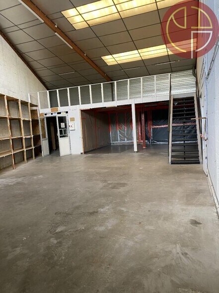 Industrial in Toulouse to rent - Interior Photo - Image 1 of 10