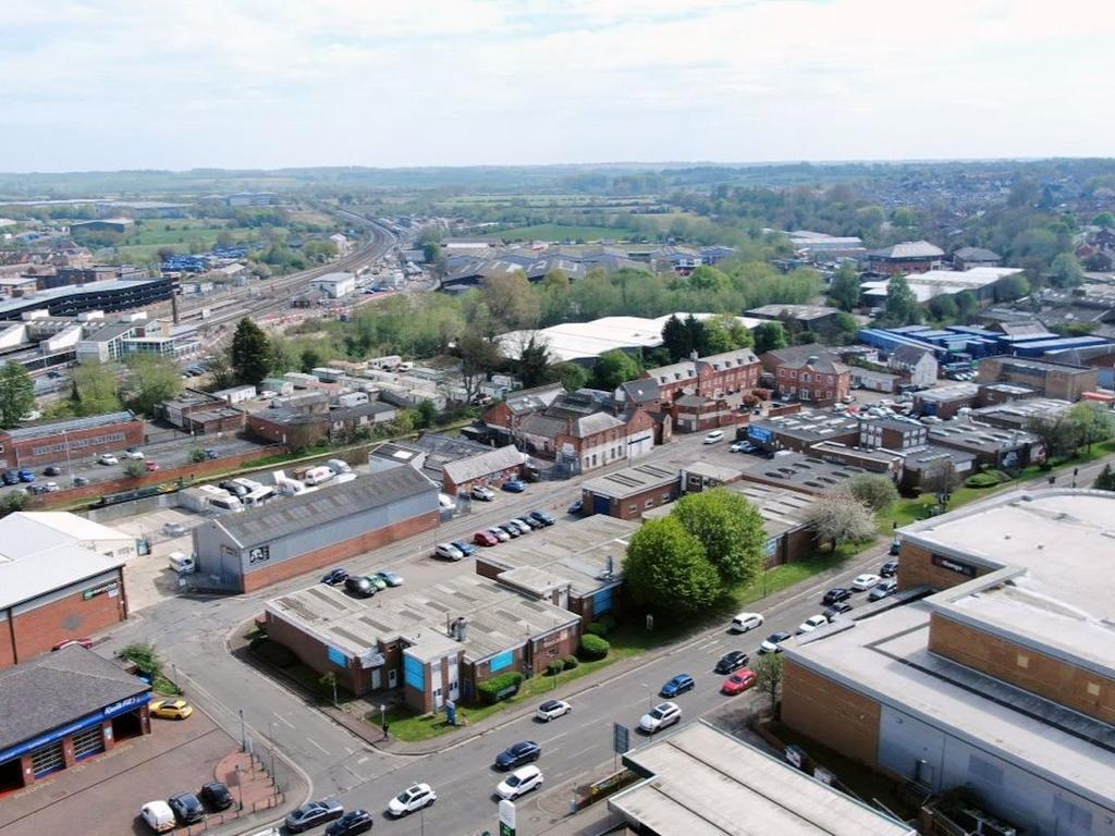 Lower Cherwell St, Banbury to rent Building Photo- Image 1 of 22