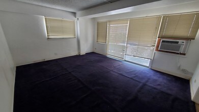 334 Seaside Ave, Honolulu, HI for rent Interior Photo- Image 1 of 5