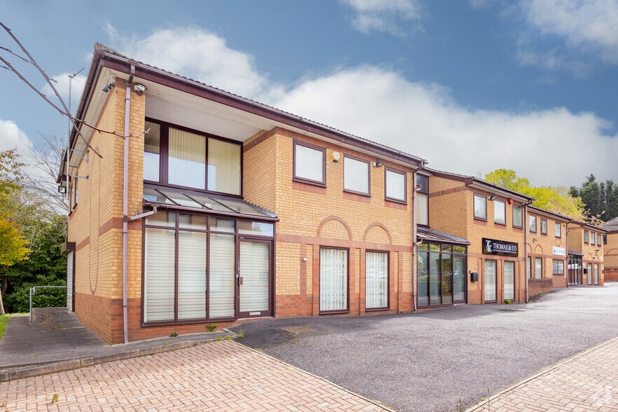 Amber Close, Tamworth to rent - Primary Photo - Image 1 of 2