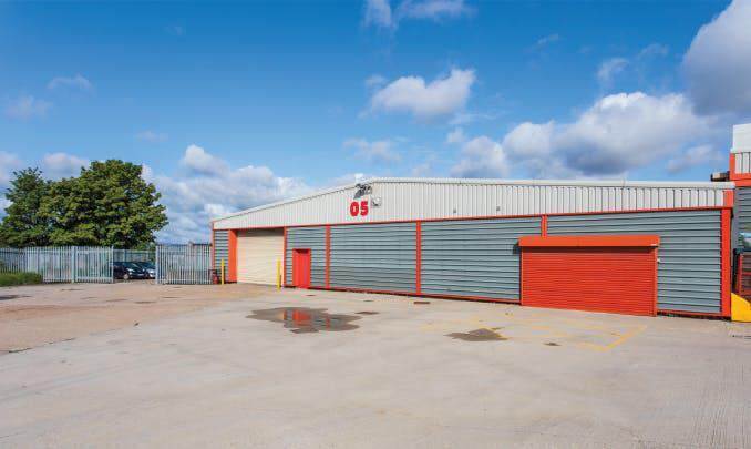 Bowling Back Ln, Bradford to rent Primary Photo- Image 1 of 2