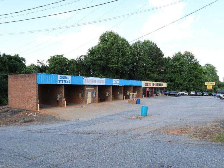 14730 E Wade Hampton Blvd, Greer, SC for sale - Building Photo - Image 1 of 9