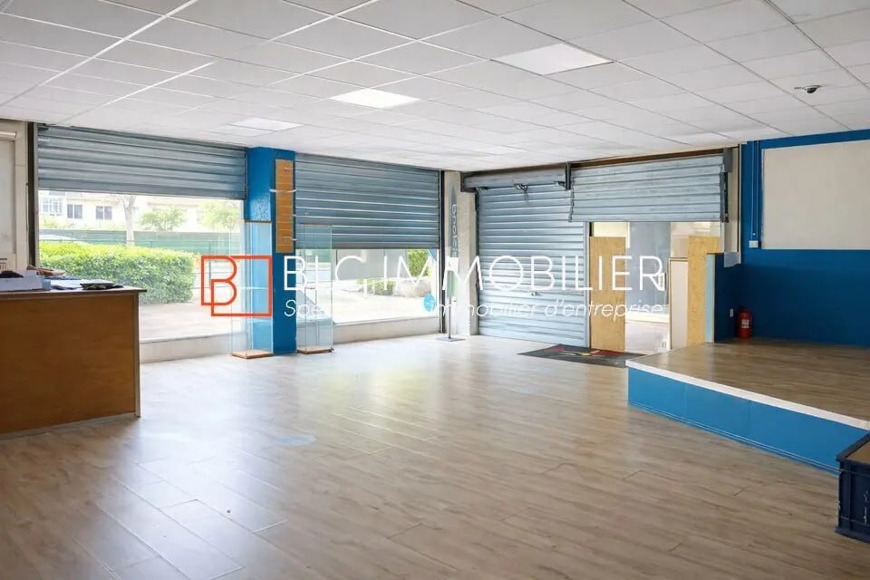 Retail in Marseille to rent Interior Photo- Image 1 of 6