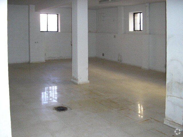 Retail in Ávila, Ávila to rent Interior Photo- Image 1 of 2