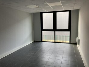 Rue Des Boursaults, Champagne-sur-Oise to rent Interior Photo- Image 2 of 2