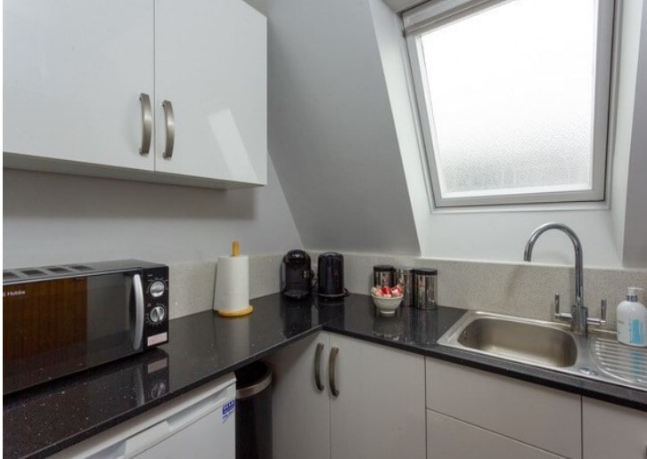 102-104 Church Rd, Teddington to rent - Interior Photo - Image 3 of 5