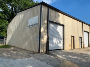 6520 College St, Beaumont, TX for rent Building Photo- Image 1 of 3