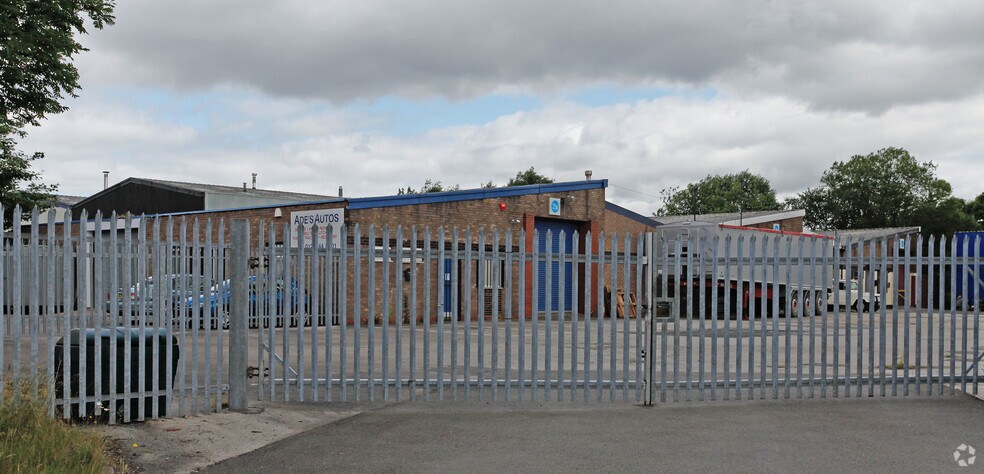 2A-2C Pearsall Dr, Oldbury for sale - Primary Photo - Image 1 of 1