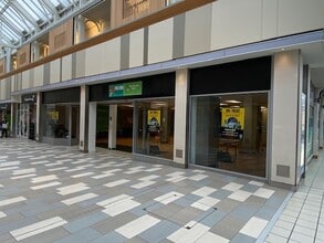 The Square, Camberley to rent Building Photo- Image 1 of 1
