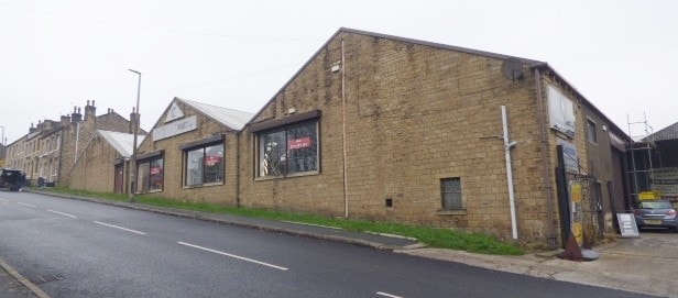 12 Scar Lane, Huddersfield for sale Primary Photo- Image 1 of 1