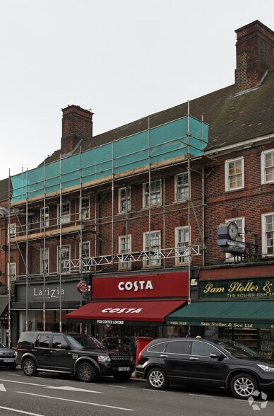 27 Temple Fortune Para, London to rent - Primary Photo - Image 1 of 2