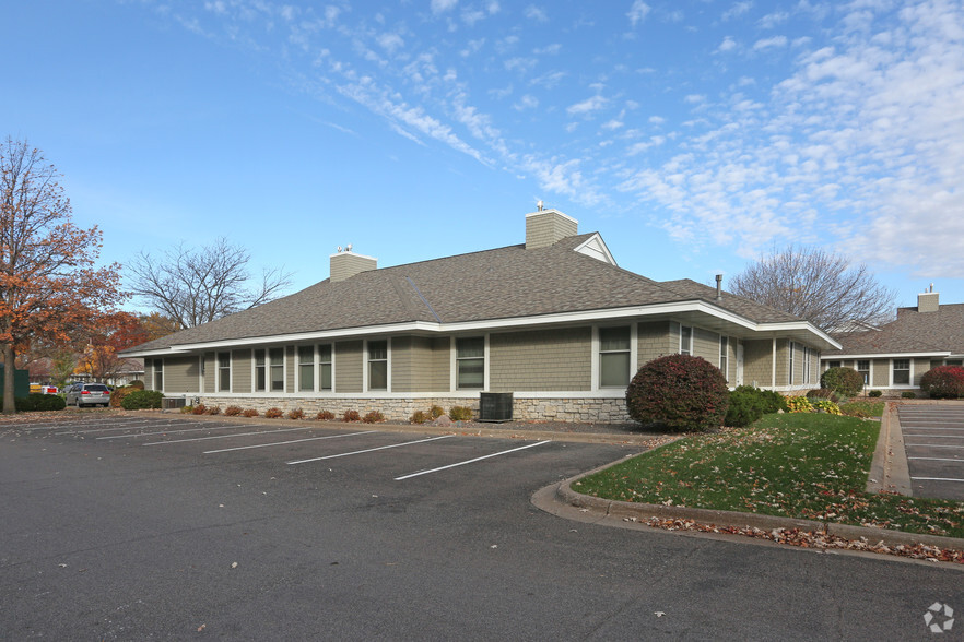 480 Highway 96 W, Shoreview, MN for rent - Building Photo - Image 3 of 7