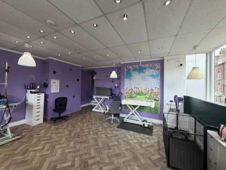 180-182 High St, Harwich for sale - Interior Photo - Image 2 of 4