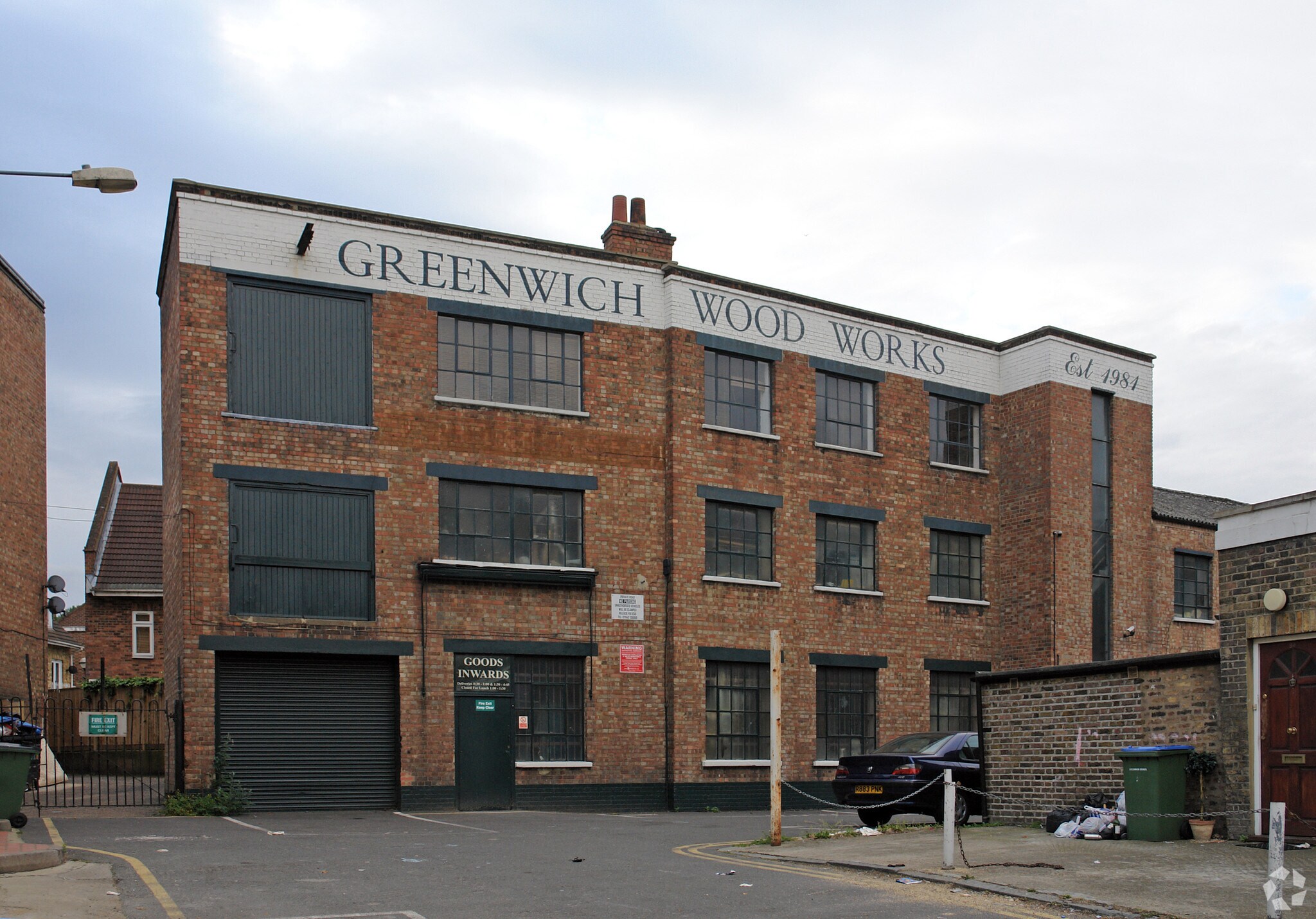 Friendly Pl, London to rent Primary Photo- Image 1 of 3