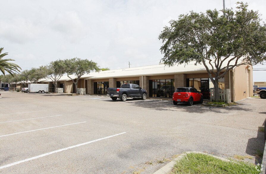 3740-3790 Wow Rd, Corpus Christi, TX for rent - Primary Photo - Image 1 of 10