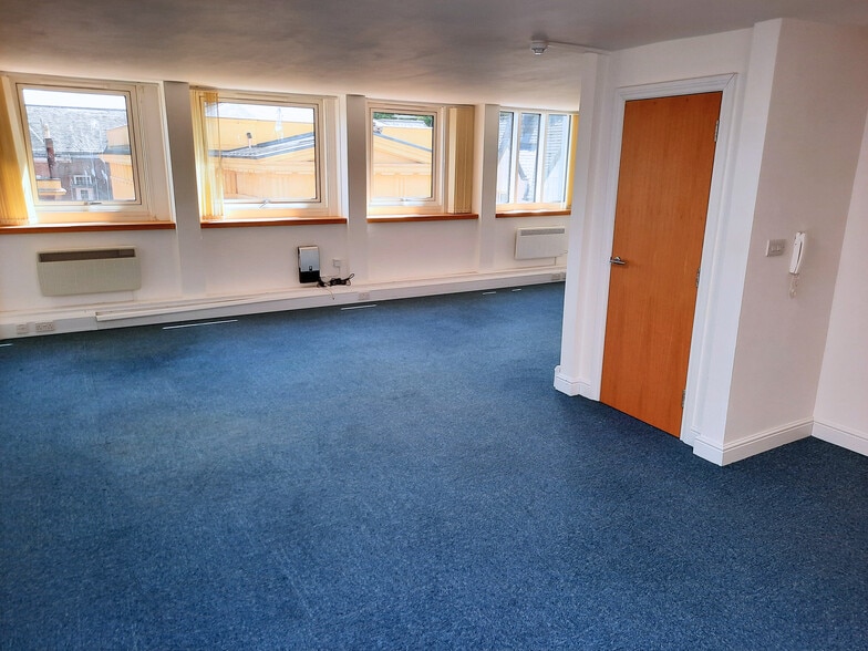 Broad St, Hereford to rent - Interior Photo - Image 3 of 4