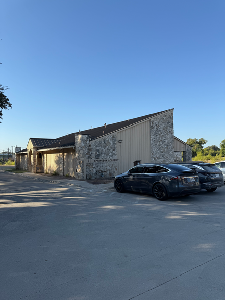 1300 Fulton St, Denton, TX for rent - Building Photo - Image 3 of 7