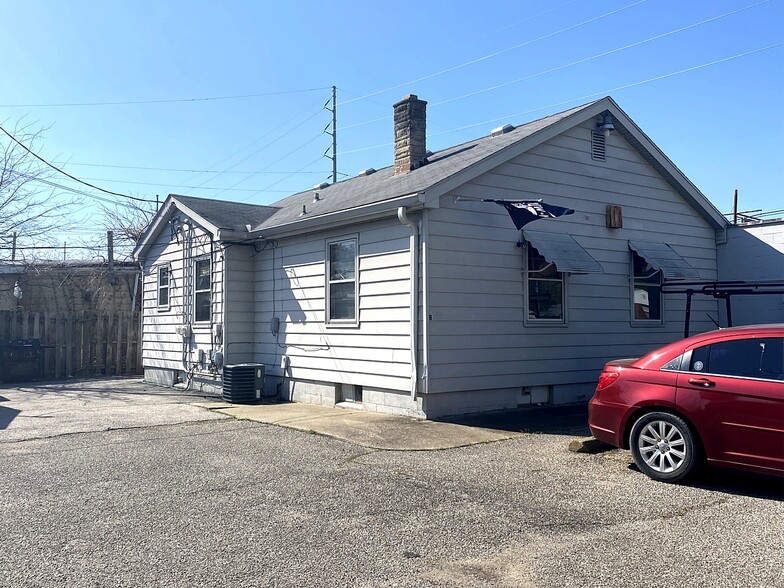 2009 Pollack Ave, Evansville, IN for sale - Building Photo - Image 3 of 8