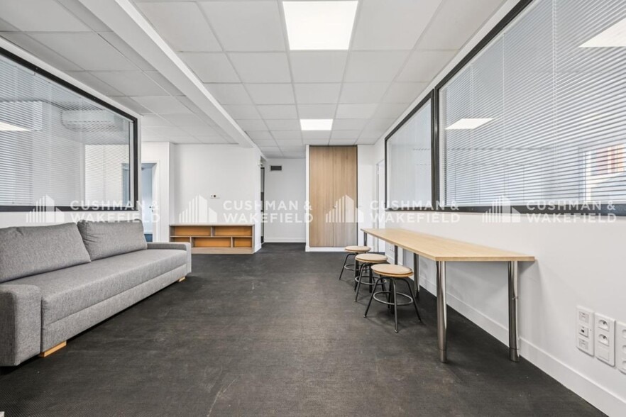 Office in Boulogne-Billancourt to rent - Building Photo - Image 3 of 10