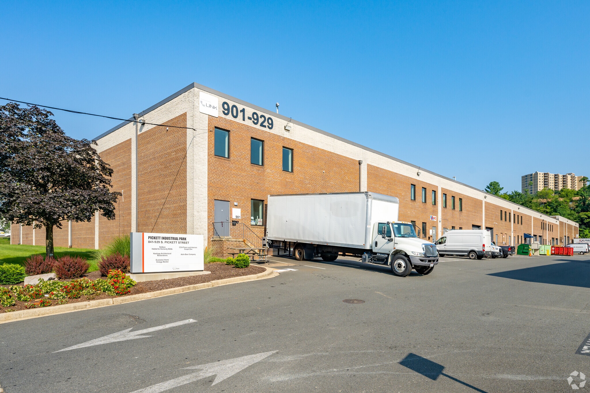 901-929 S Pickett St, Alexandria, VA to rent Building Photo- Image 1 of 27