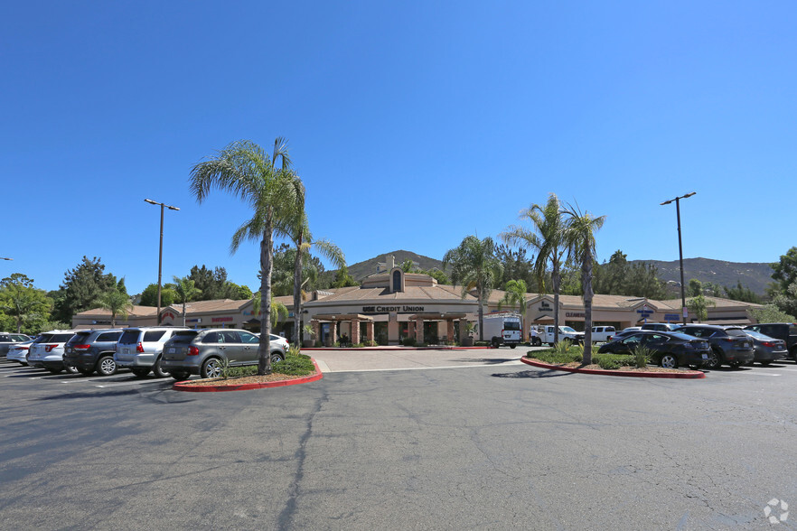 10175-10195 Rancho Carmel Dr, San Diego, CA for rent - Primary Photo - Image 1 of 6