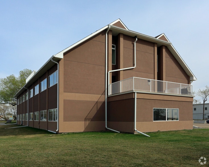 2461 76th Ave NW, Edmonton, AB for sale - Primary Photo - Image 1 of 7