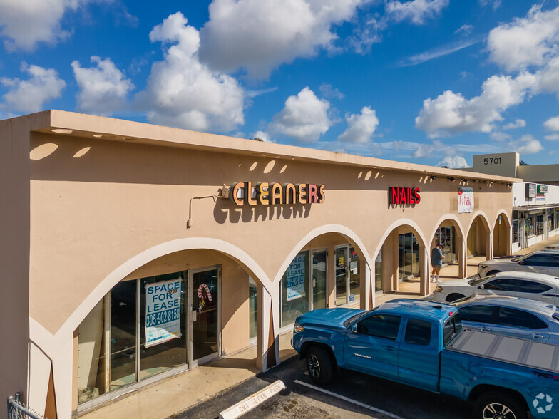 5727-5733 Hollywood Blvd, Hollywood, FL for sale - Building Photo - Image 1 of 1