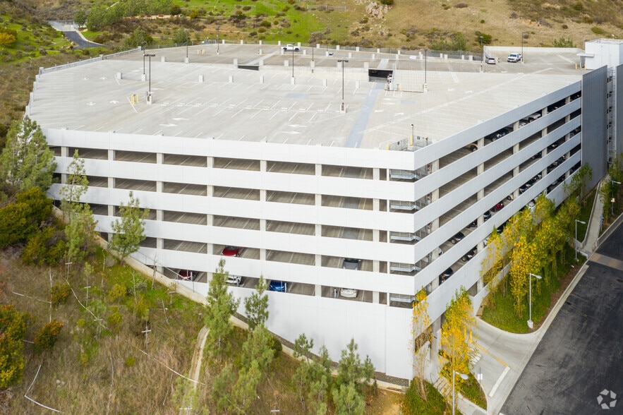 Two Tower Pl, South San Francisco, CA to rent - Building Photo - Image 3 of 3