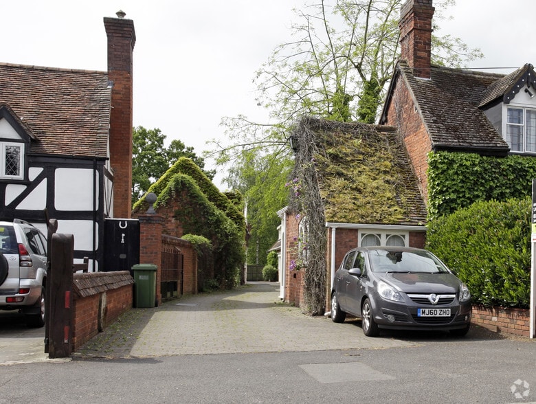 132 Widney Ln, Solihull to rent - Building Photo - Image 3 of 4