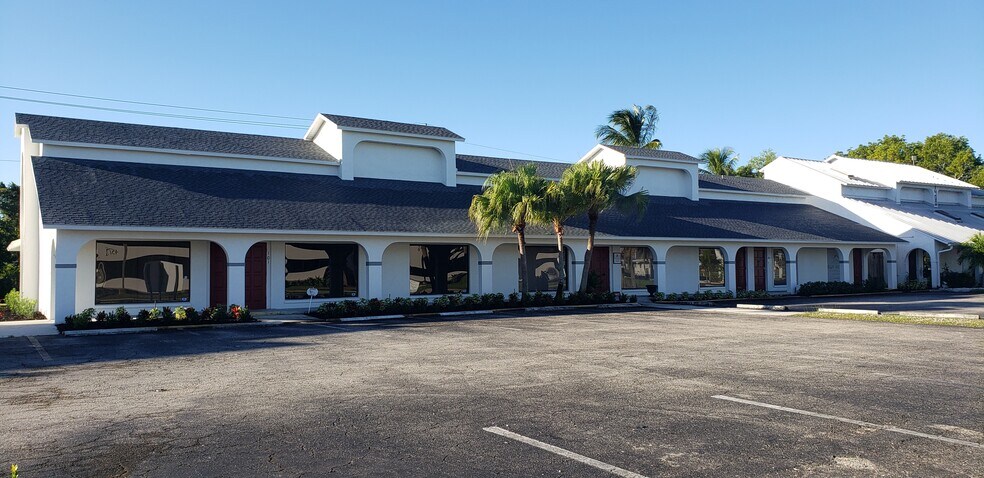 1412 Royal Palm Square Blvd, Fort Myers, FL for sale - Building Photo - Image 2 of 3