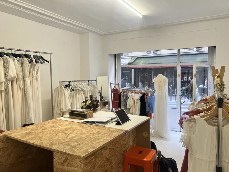 Retail in Paris for sale - Interior Photo - Image 2 of 3