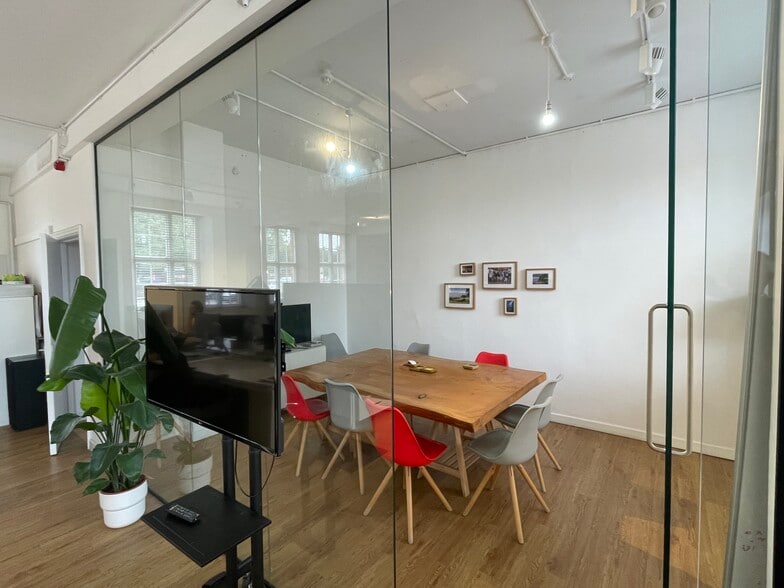 King St, Wilton to rent - Building Photo - Image 3 of 3