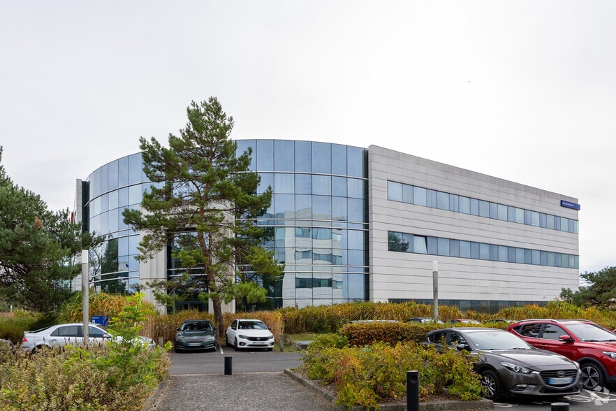 22 Avenue Des Nations Batiment Rostand, Villepinte to rent - Building Photo - Image 2 of 3