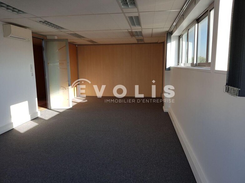 Office in Champigny-sur-Marne to rent - Interior Photo - Image 2 of 13
