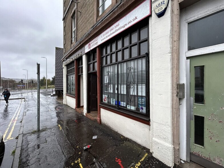 42-50 Dudhope Crescent Rd, Dundee to rent - Building Photo - Image 2 of 3