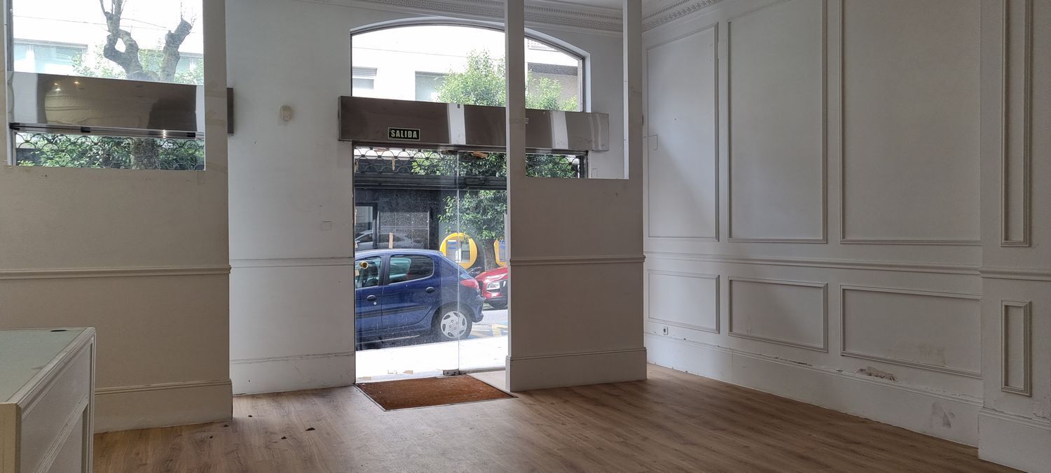 Retail in Vigo, Pontevedra to rent Interior Photo- Image 1 of 22