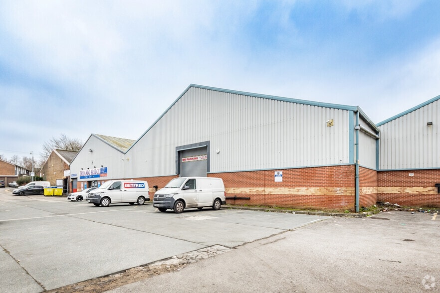 King St, Bolton to rent - Building Photo - Image 3 of 3